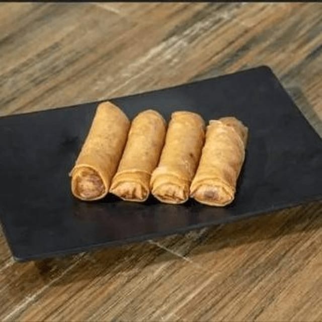 A1 EGG ROLL (4 rolls) / Chả Giò Thịt Heo (4 Cuốn).