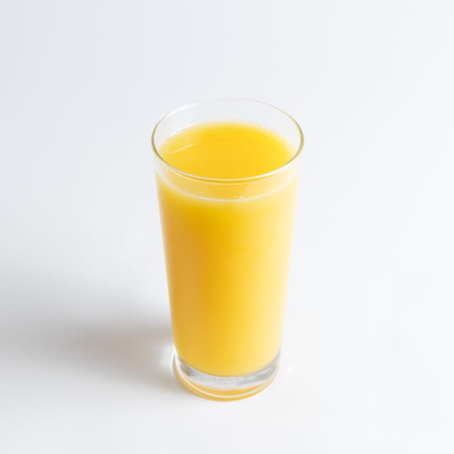 Q1 ORANGE JUICE (12 OZ) / Cam Vắt.