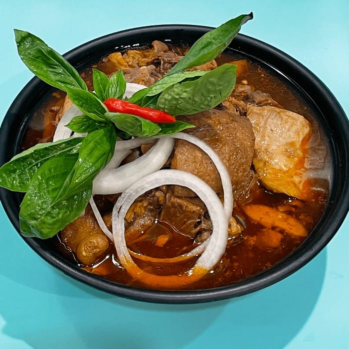 BK1 BEEF STEW NOODLE SOUP / Phở Bò Kho.