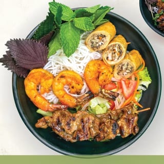 B1 GRILLED PORK, SHRIMPS & EGGROLL / Bún Tôm, Thịt Nướng Và Chả Giò