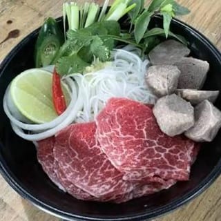 P3 FILLET MIGNON STEAK & MEAT BALL PHỞ / Phở Tái Bò Viên