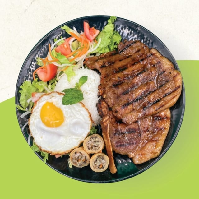 C1 GRILLED PORK CHOPS/ Cơm Sườn Heo Nướng.