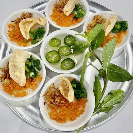 A9 RICE CUP CAKE (5 pieces) / Bánh Bèo Chén (5 miếng).